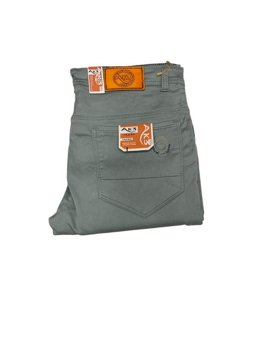 Smart Casual Style: Men's Everyday Chino Pant - Comfortable & Versatile